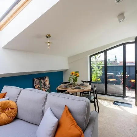 3 Minutes Old Town Apartman