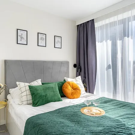 3 Minutes Old Town Апартаменты